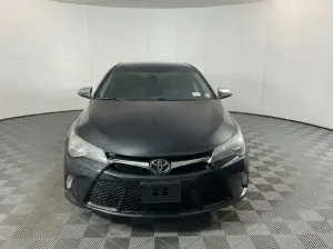 2017 Toyota Camry SE — thumbnail 1