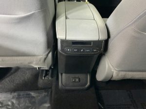 2020 Toyota Highlander L — thumbnail 15