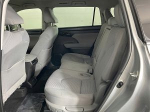 2020 Toyota Highlander L — thumbnail 17