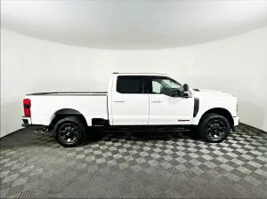 2024 Ford F-250 Super Duty Platinum — thumbnail 3