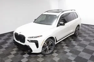2023 BMW X7 — thumbnail 4