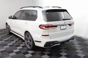 2023 BMW X7 — thumbnail 7